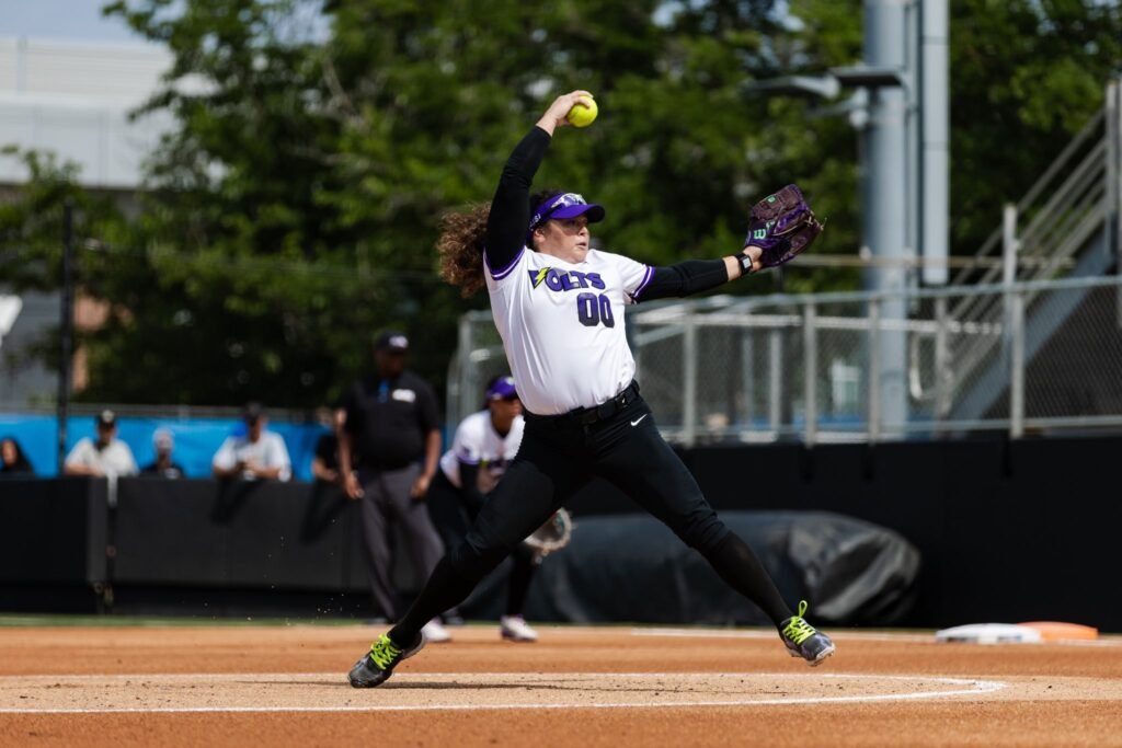 AUSL-Volts pitcher, Rachel Garcia