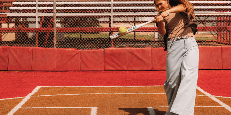 Hannah Wells swinging bat