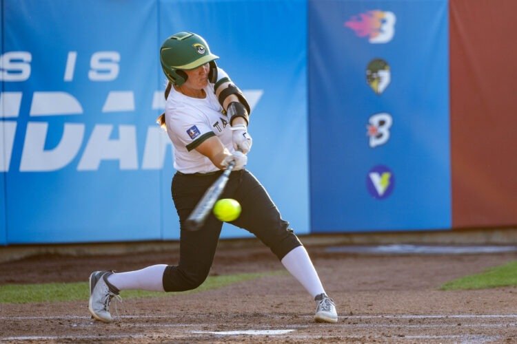 Hannah Flippen Hit Photo Credit Athletes Unlimited Softball League