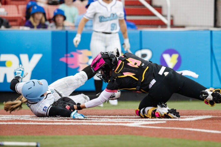 Blaze Kayla Kowalik tags runner